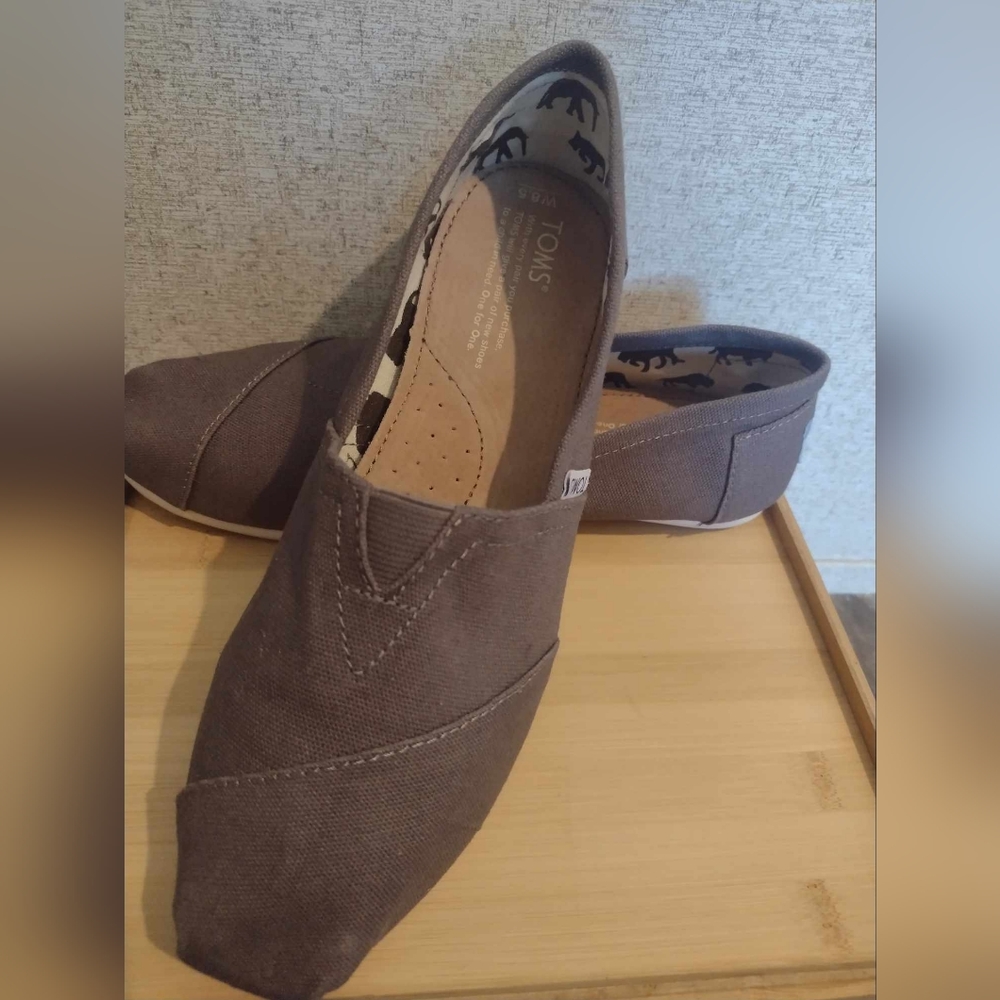 Toms womens